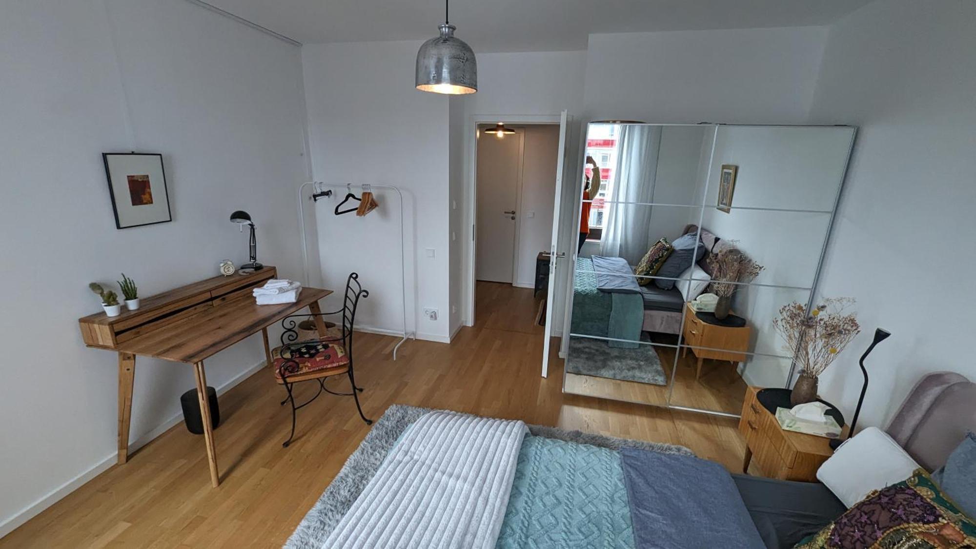 Either Private 2b2b Or Shared 1b1b, Luxury, Bright, Spacious Apartment *